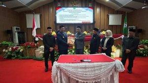 persetujuan-Ranperda-APBD-2025-di-Ruang-Rapat-DPRD-Maros.jpg