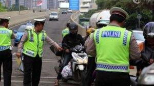 razia-oleh-polisi-lalu-lintas-1-2012021.jpg