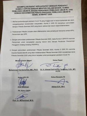 selebaran-prenundaan-pilkada-serentak.jpg