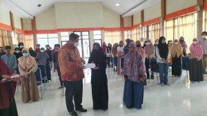 suasana-penyerahan-kip-kepada-159-mahasiswa-di-maros.jpg