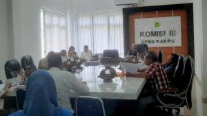 suasana-rapat-bamus-dprd-barru.jpg