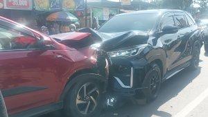 makassar/toyota-Innova-Zenix-yang-ditumpangi-Kapolres-Gowa-AKBP-Muhammad-Aldy.jpg