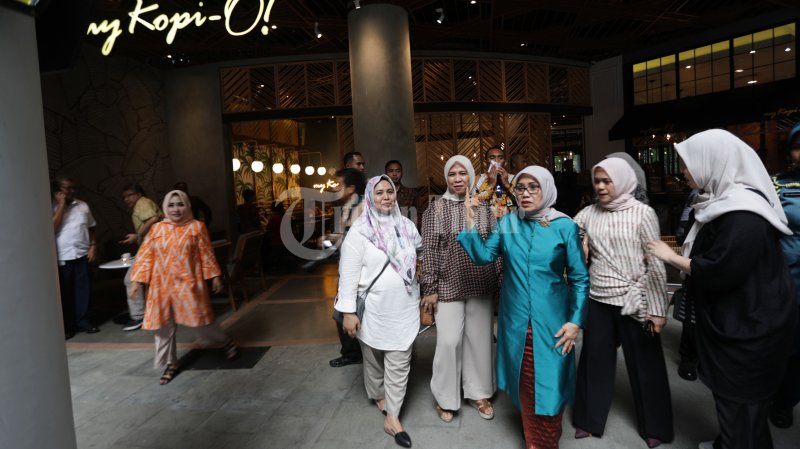 FOTO: Kunjungan Kerja di Makassar, Mufidah Jusuf Kalla Sempatkan Diri Kunjungi Mal Nipah - 14122018_mufdh.jpg