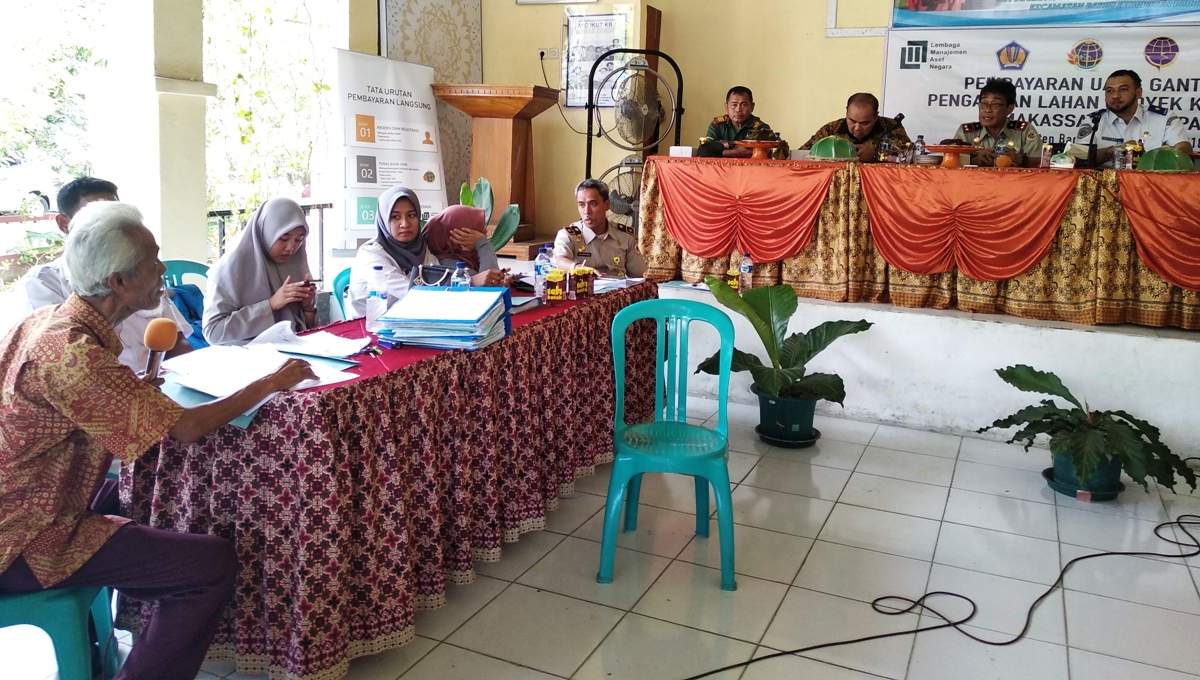 Warga Barru Minu Kalibu Protes Pembayaran Ganti Rugi Lahan Kereta Api di Barru! Ini Protesnya