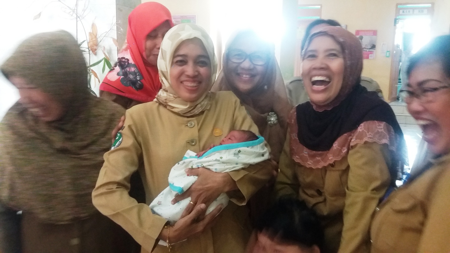 Kasihan, Bayi Ditemukan di Semak dengan Banyak Bekas Gigitan Nyamuk, Dirawat di Sini! - 20180731_bayi_20180801_024814.jpg