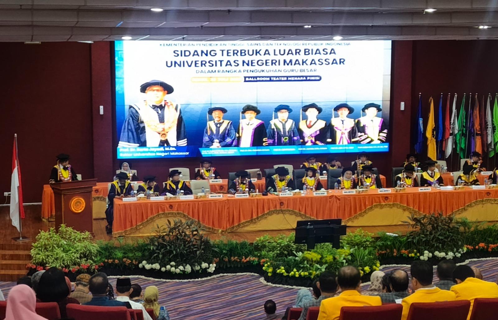 2025-07-28-GURU-BESAR-UNM.jpg
