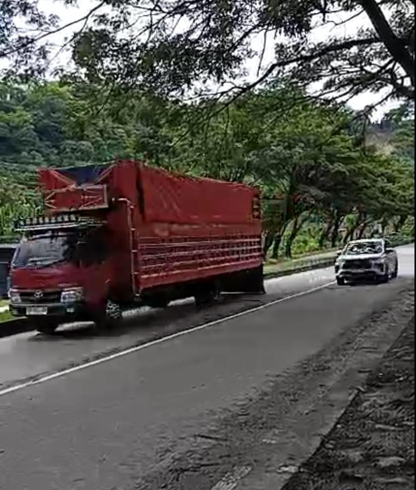 Banjir Surut, Arus Lalu Lintas Poros Barru-Parepare Kembali Lancar - Tribun-timur.com