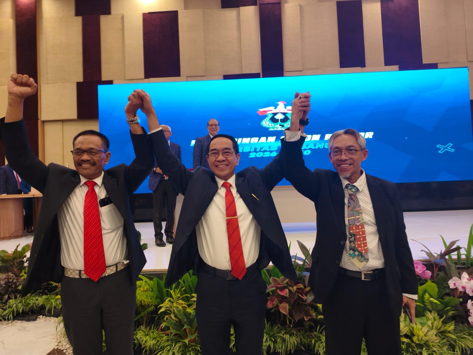 20251103_KEJUTAN-SUKARDI-WEDA_kejutan-sukardi-weda-pilrek-unhas-2025.jpg