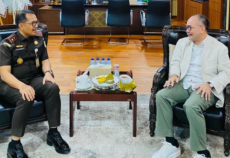 Firman Jaya Daeli Kunjungi Kajati Sulsel, Bedah Isu Strategis Penegakan Hukum