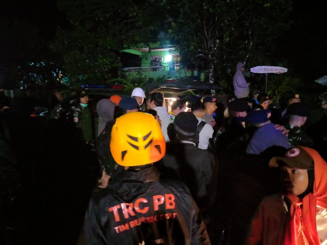 2026-01-20-Suasana-penyambutan-jenazah-korban-kedua-pesawat-ATR-42-500.jpg