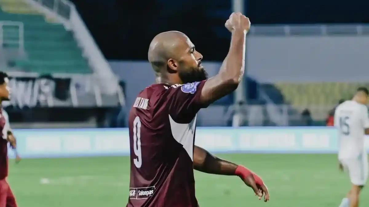 2026-04-16-Selebrasi-penyerang-PSM-Makassar-Alex-Tanque.jpg