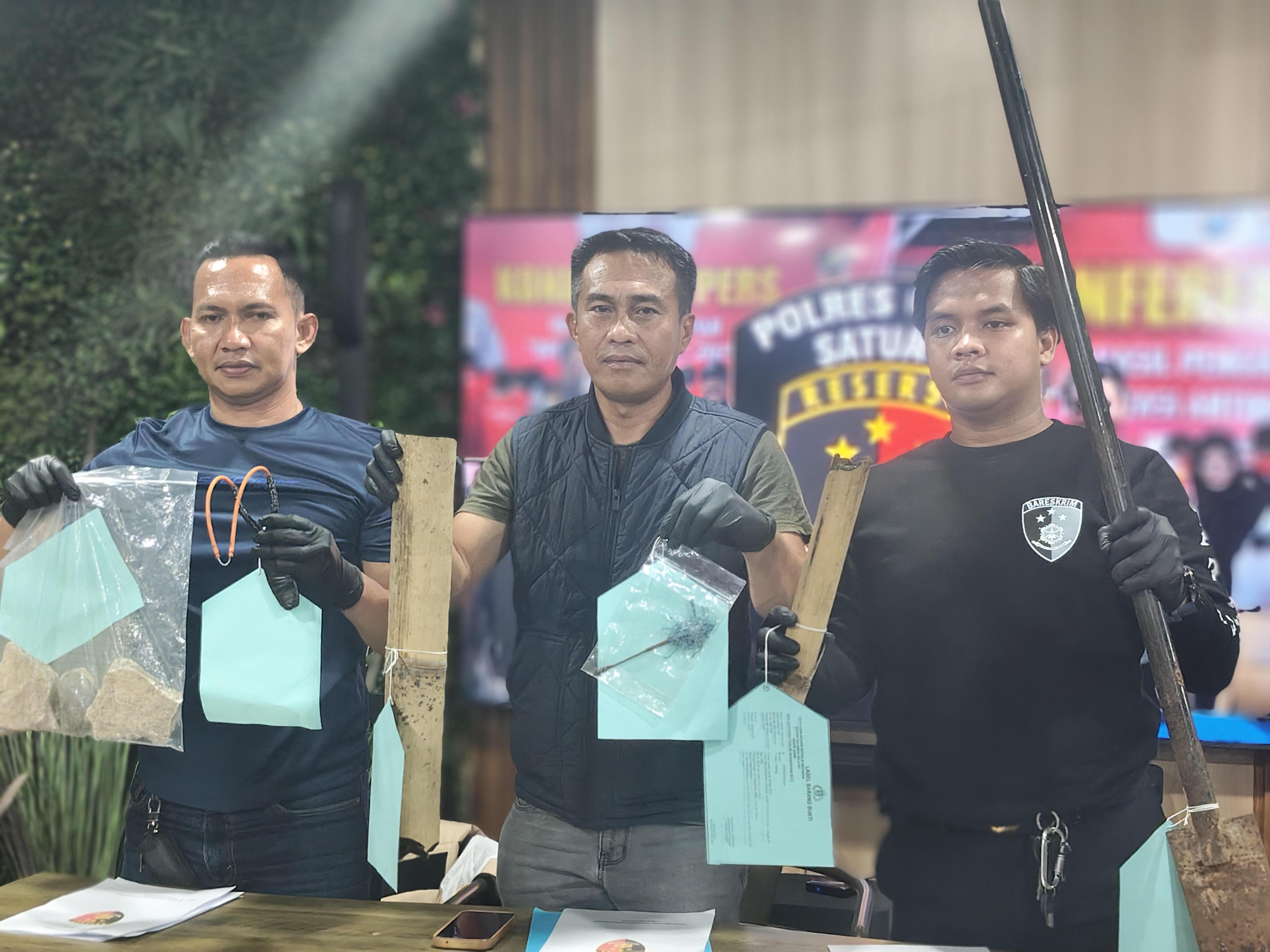 2026-06-01-Iptu-Arman-didampingi-Kanit-Tahbang-dan-Ipda-Aditya-Pamungkas.jpg
