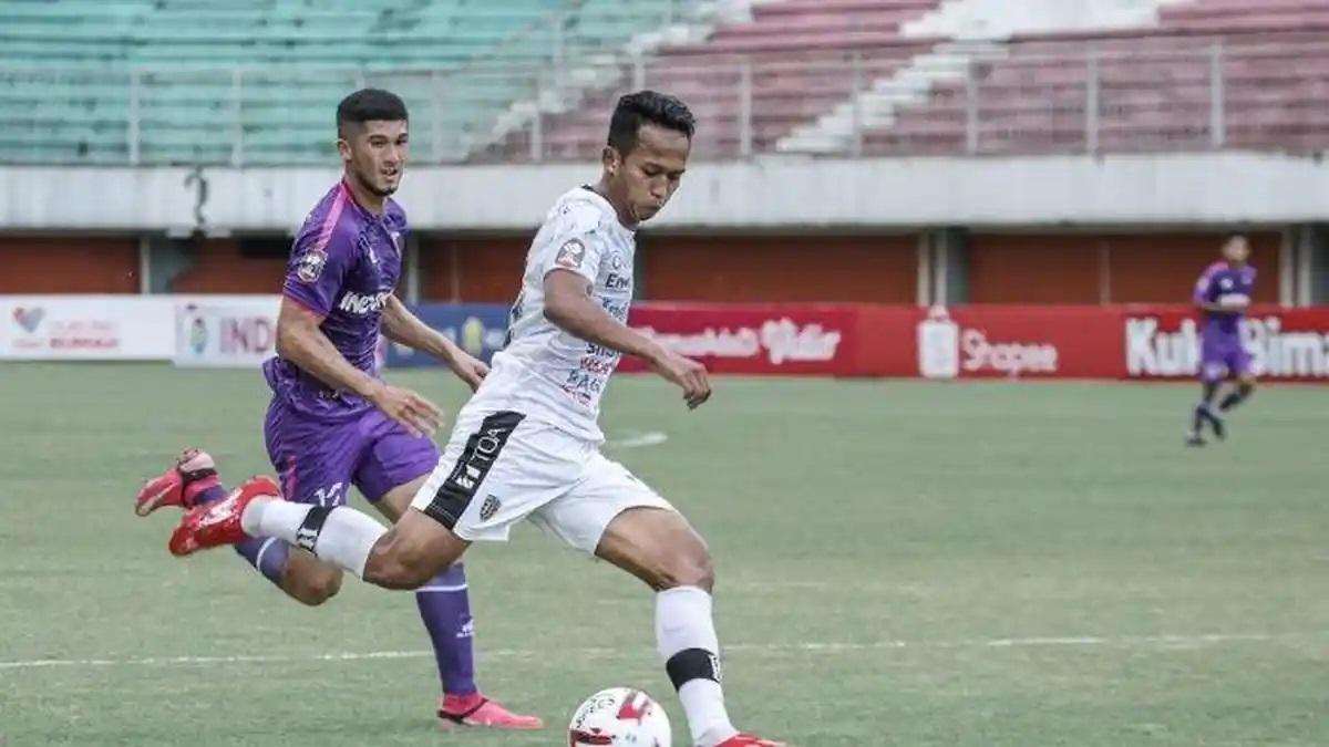 2026-06-03-M-Rahmat-saat-berseragam-Bali-United.jpg
