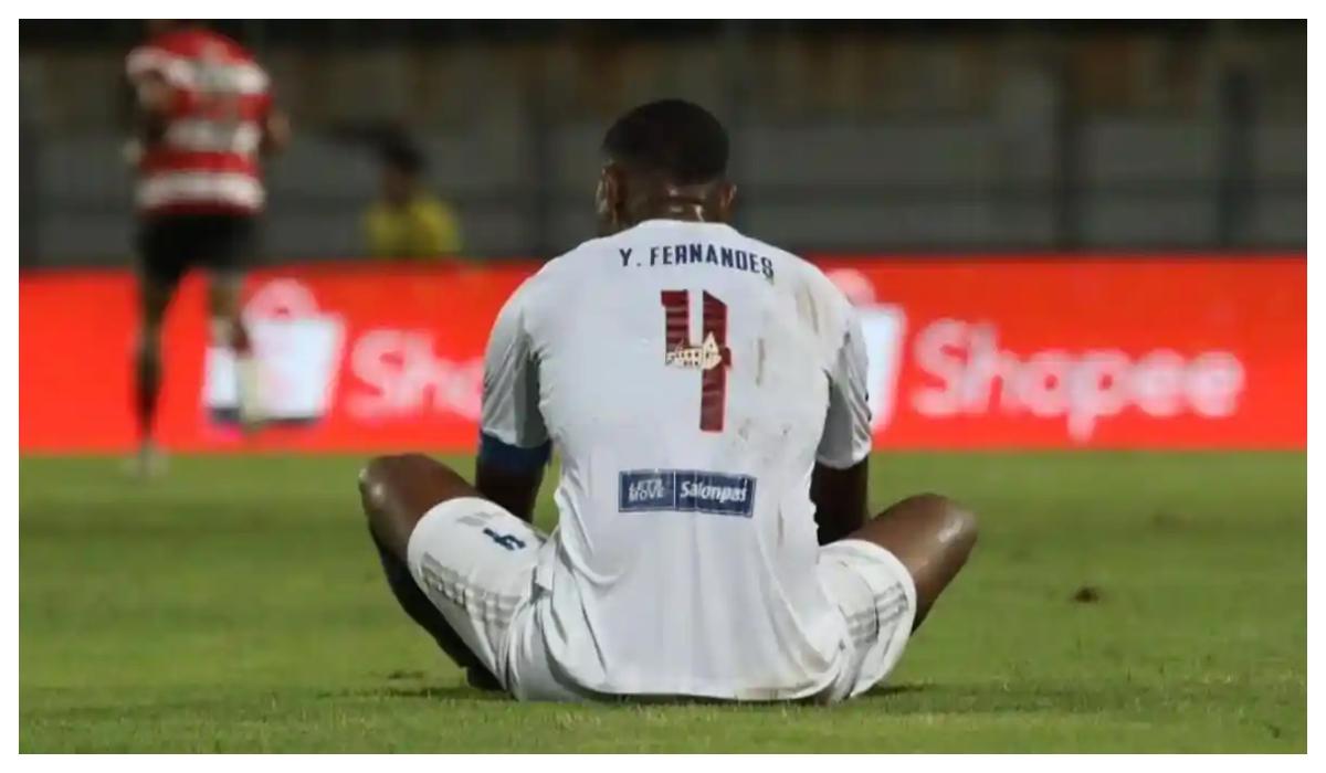 2026-06-16-Yuran-Fernandes-saat-membela-PSM-Makassar.jpg