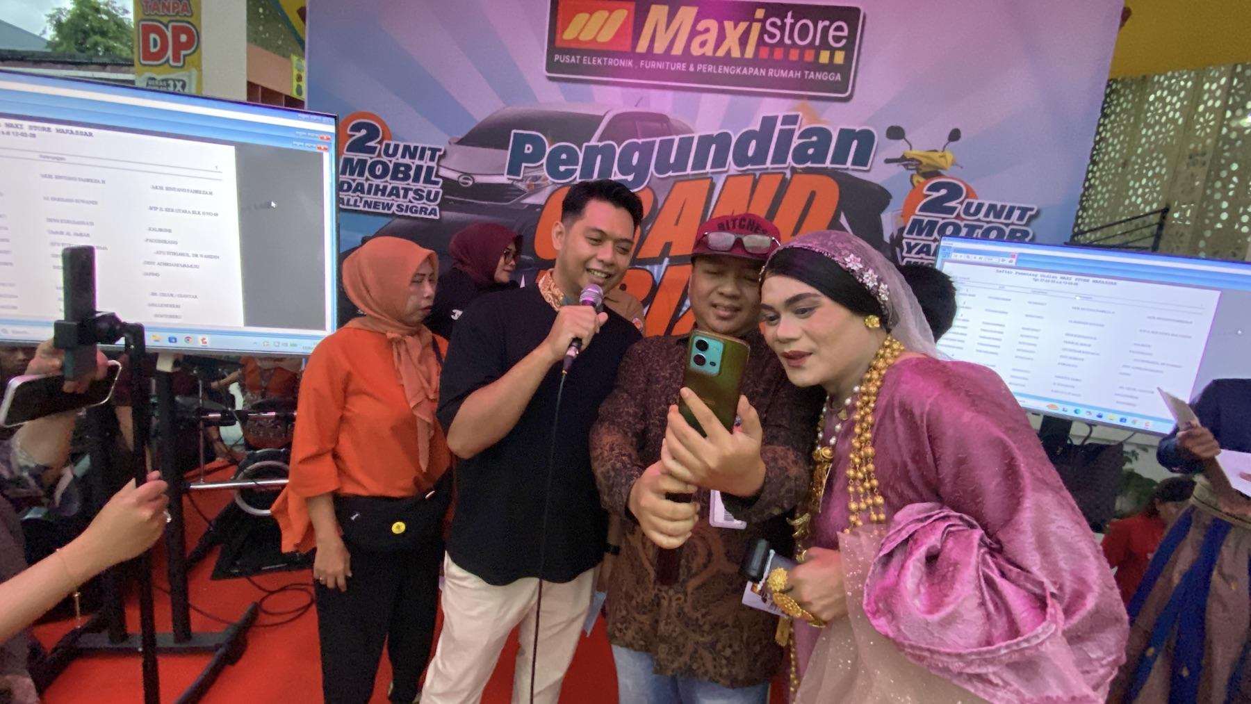 Bintang Fahreza Dapat Mobil Berkat Belanja di Maxi Store Alauddin Makassar