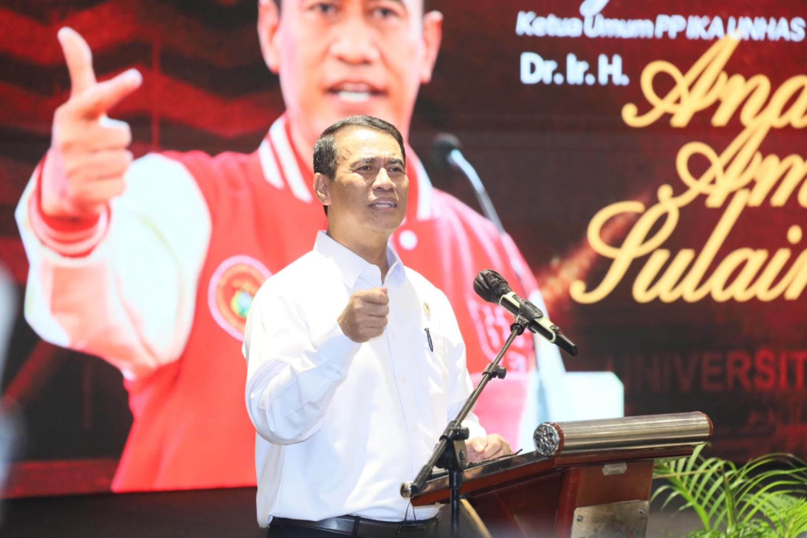 Kiprah 4 Tahun Amran Sulaiman Pimpin IKA Unhas: Alumni Bergerak, Bantuan Sosial Mengalir