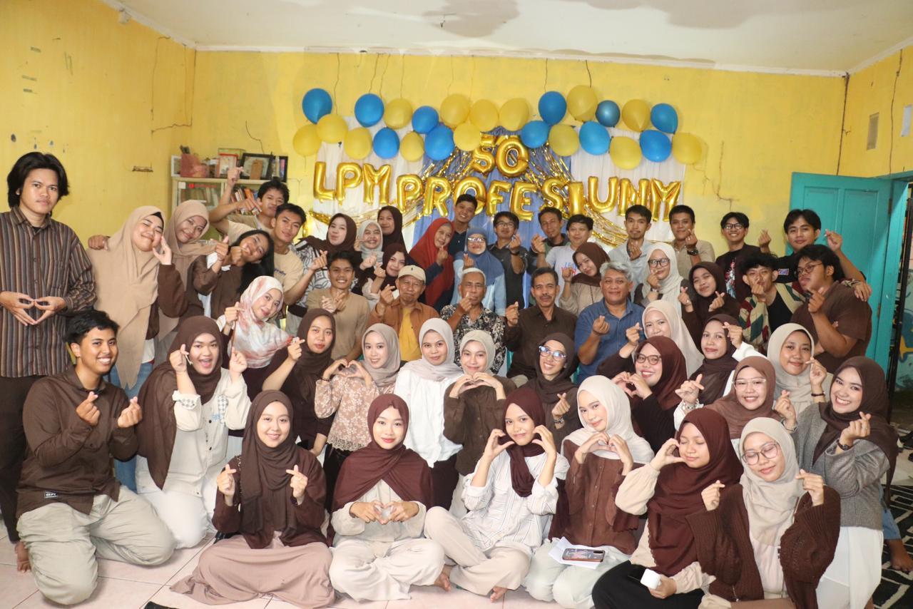 20260506-Acara-perayaan-Harlah-ke-50-di-Redaksi-LPM-Profesi-UNM.jpg