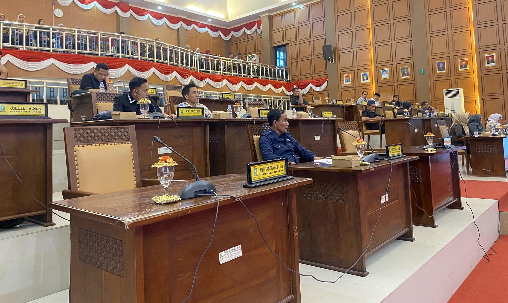6 Anggota DPRD Sinjai Absen saat Rapat Hak Interpelasi yang Dihadiri Bupati Ratnawati Arif - Tribun-timur.com