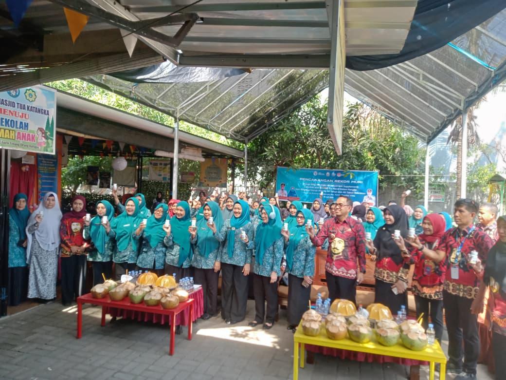 Andi Tenri Indah Pimpin Gerakan Konsumsi MMS bagi 3.780 Ibu Hamil di Gowa - Tribun-timur.com
