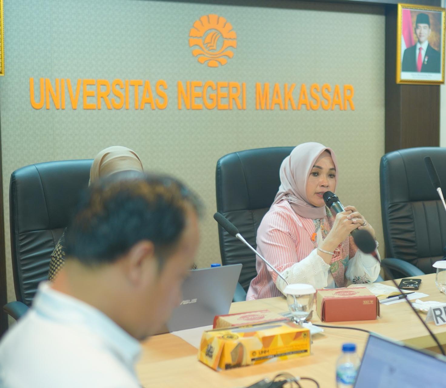 Profil Andi Aslinda Profesor Kebijakan Publik Kawal Mutu Akademik UNM - Tribun-timur.com