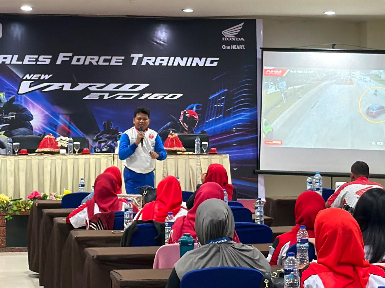 Rangkaian Peluncuran New Honda Vario Evo 160, Asmo Sulsel Bekali Sales People Edukasi Safety Riding - Tribun-timur.com