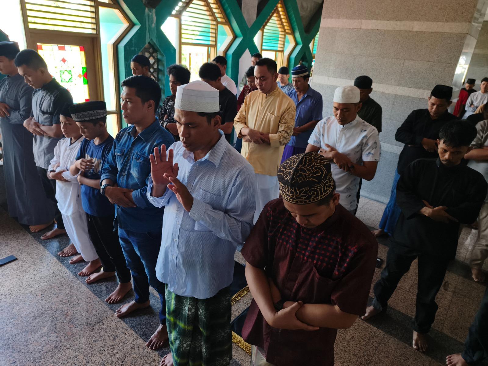 Panduan Sholat Ashar: Niat, Tata Cara, hingga Bacaan Dzikir Sesudah Sholat - Tribun-timur.com
