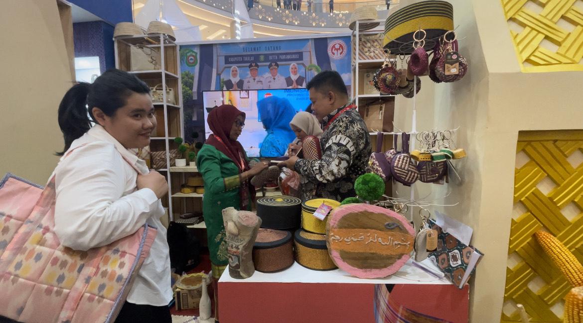 Perputaran Uang UMKM di Dekranas Sulsel Tembus Rp4 Miliar - Tribun-timur.com