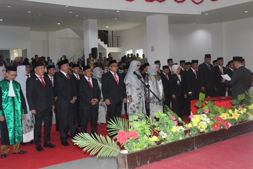 40-anggota-dewan-perwakilan-rakyat-daerah-dprd-bulukumba-saat-dilantik.jpg