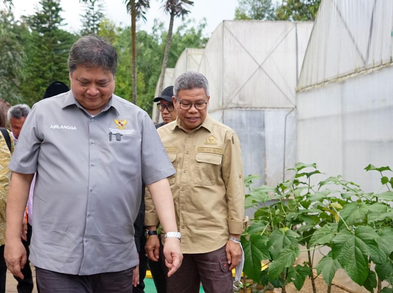 Disambut di Sorowako, Airlangga Puji Taufan Pawe 'Keren Ada Pak Ketua Golkar Sulsel'