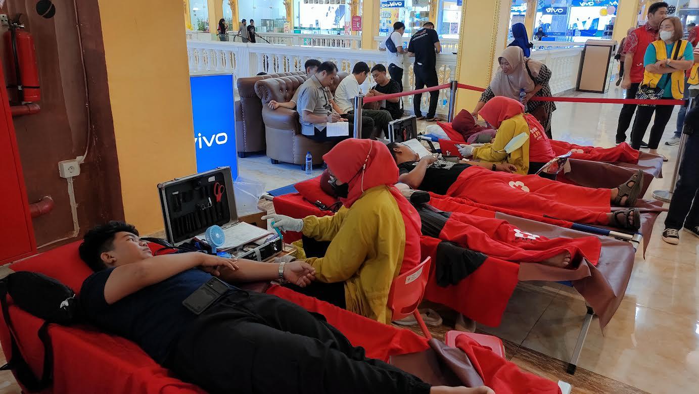 PSMTI Gelar Donor Darah Berhadiah Beras di Grandmall Maros