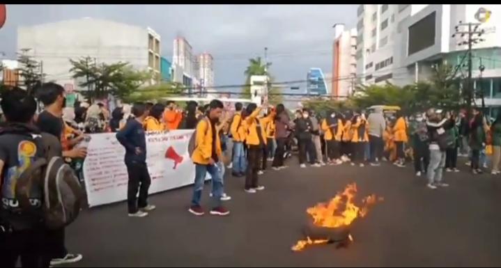 Aksi-mahasiswa-21-4.jpg
