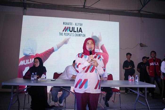 Aliyah-Mustika-Ilham-sampaikan-orasi-kemenangan-di-hadapan-ribuan-pendukung.jpg