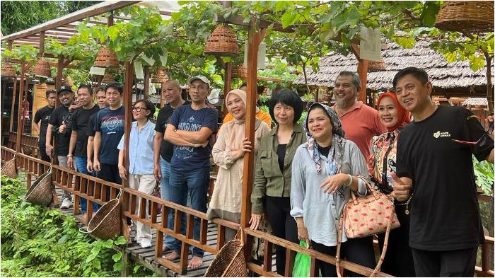 Alumni Bikin Romantis Halal Bi Bahal IKAFE Unhas