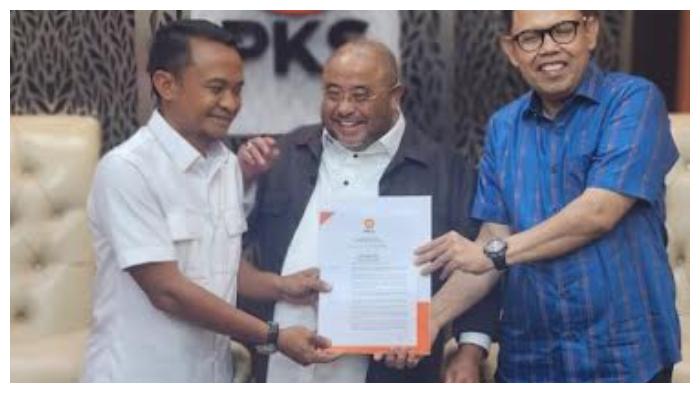 Andi-Asman-Sulaiman-saat-menerima-rekomendasi-dari-PKS.jpg