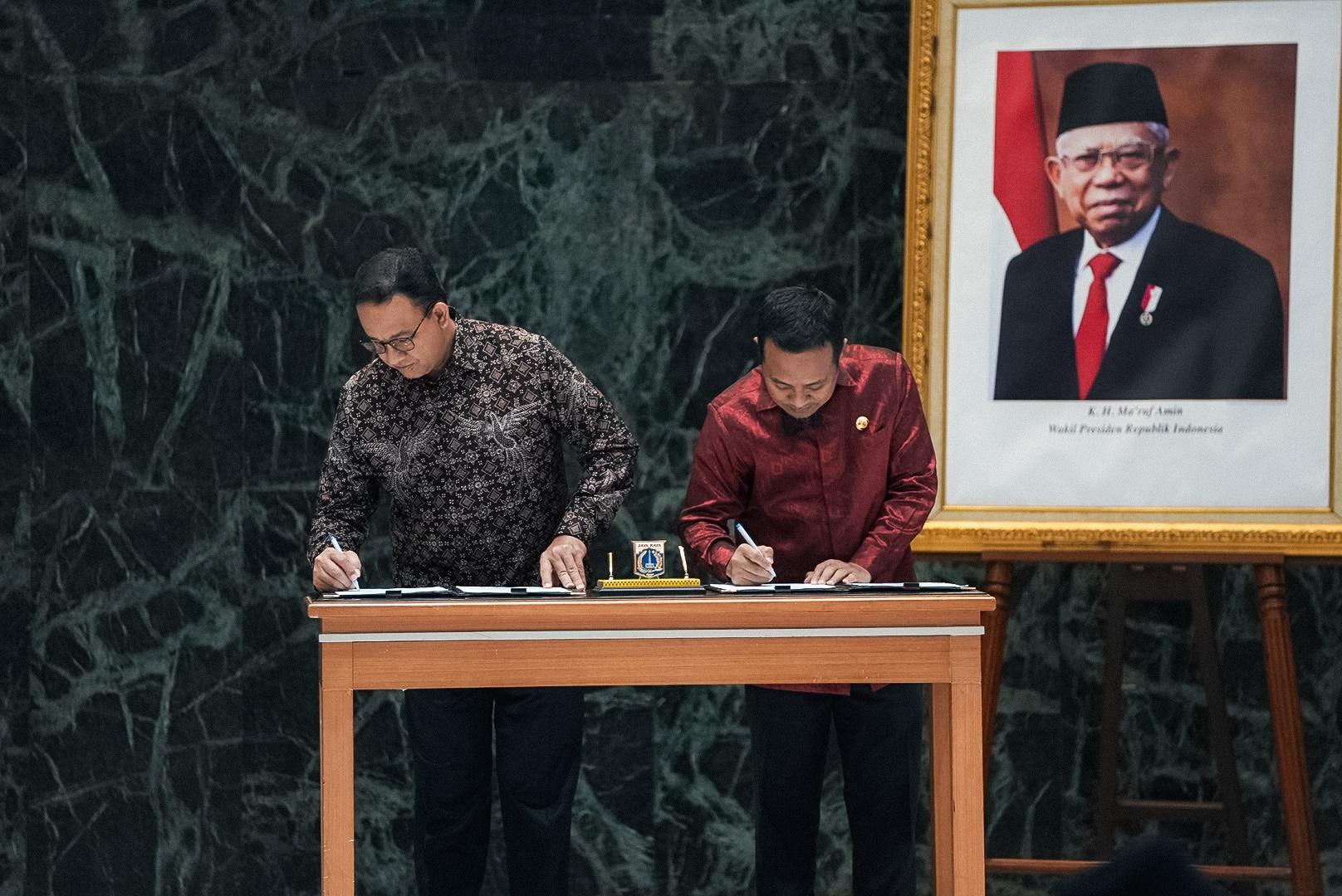 Andi Sudirman dan Anies Baswedan Teken MoU MRT