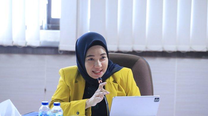 Anggota-DPRD-Sulsel-Andi-Nirawati-dalam-rapat-dengar-pendapat-45445.jpg