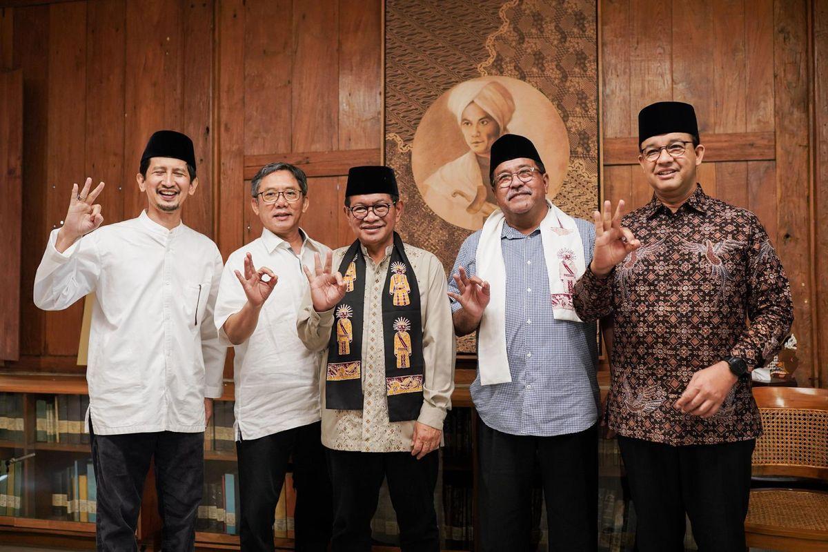 Anies-Baswedan-Rano-Karno-dan-Pramono-Anung-berpose.jpg