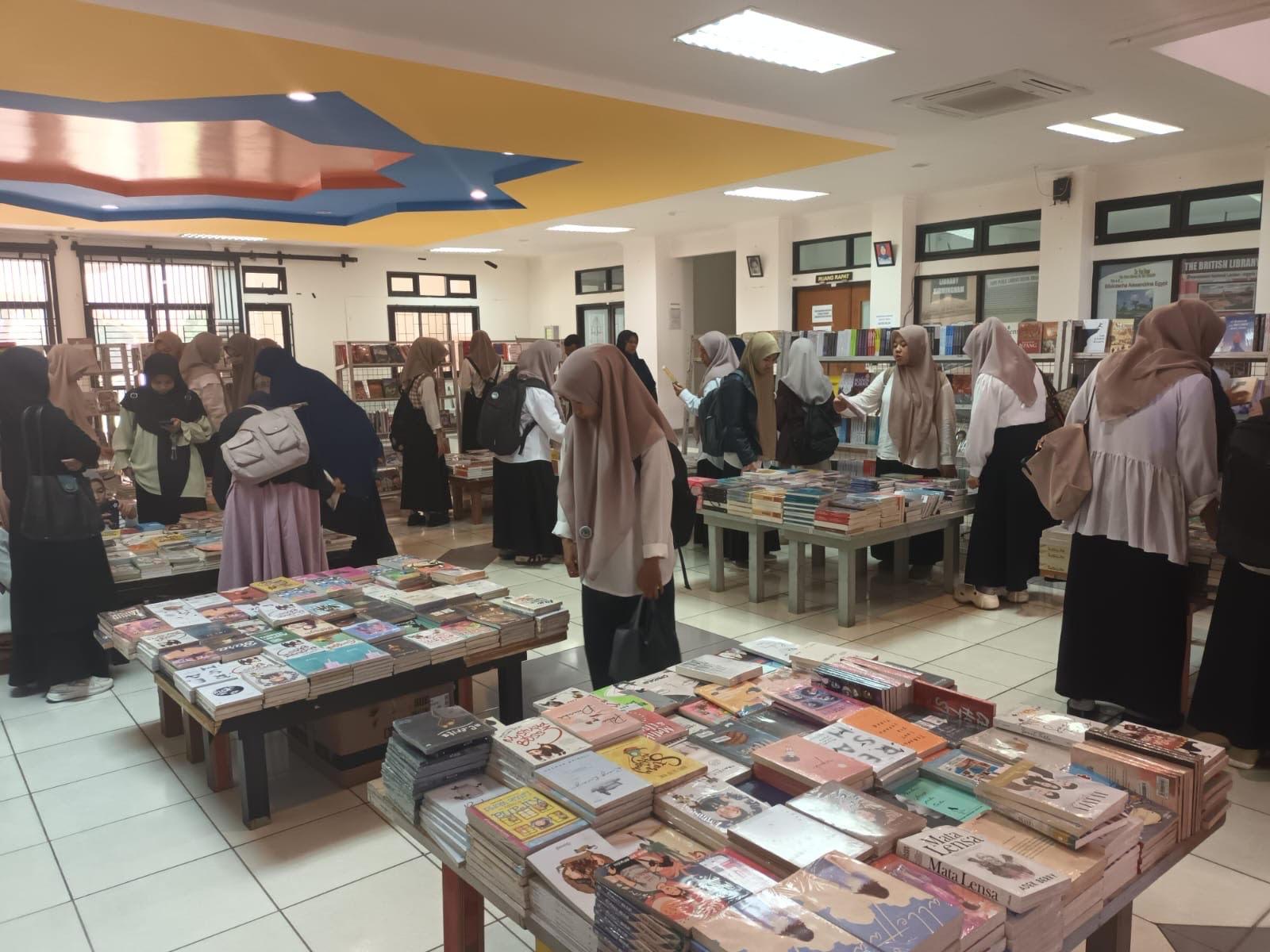 Gramedia Pameran Buku Murah di UIN Alauddin, Harga Mulai Rp10 Ribu