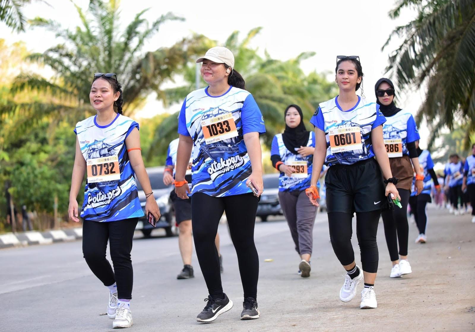 Antusias-peserta-fun-run-Run-For-Fun-Poltekpar-Makassar122222.jpg