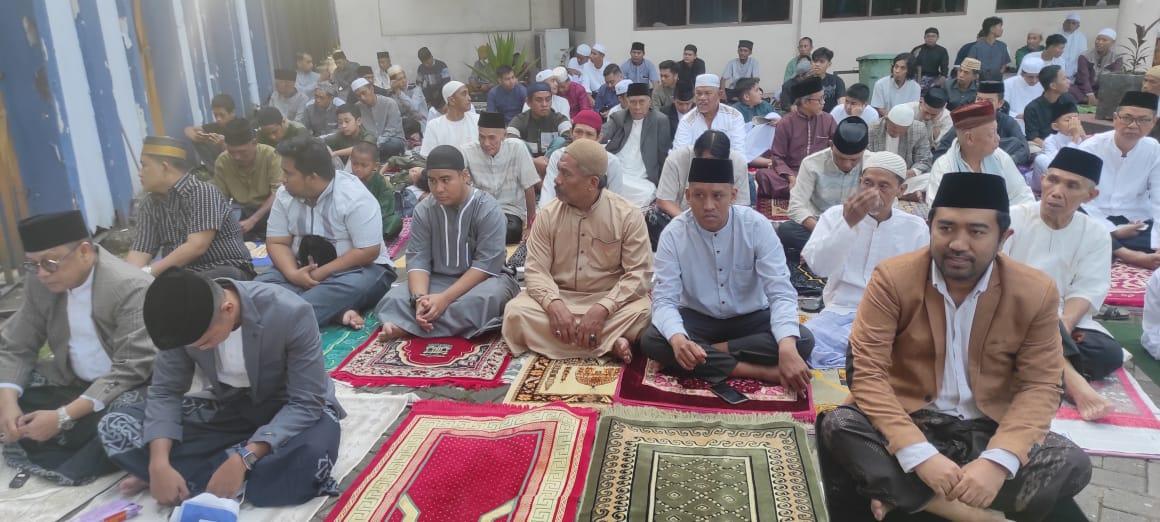 Ashabul-Kahfi-bersama-petinggi-Unismuh-salat-idulfitri-1444.jpg