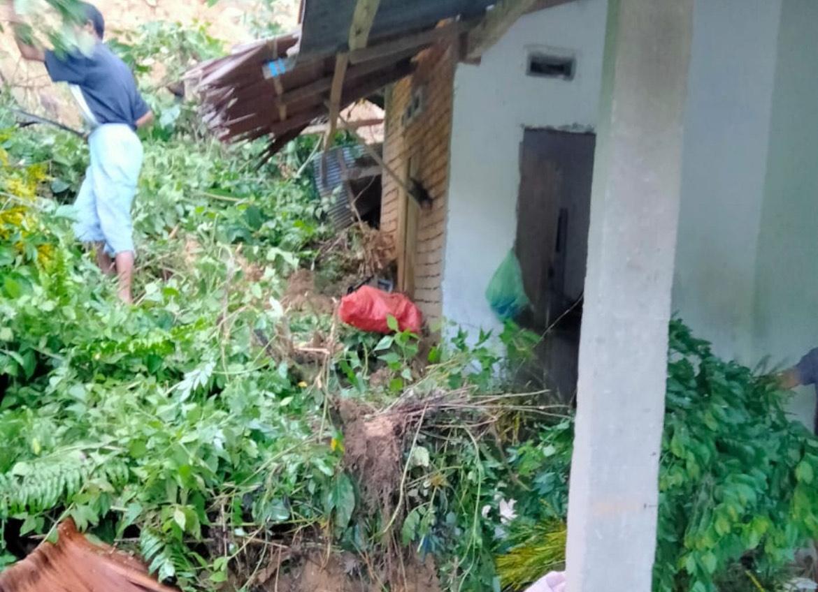 BENCANA-DI-LUTRA-Kondisi-terkini-rumah-warga-di-Desa-Tandung-Kecamatan-Sabbang.jpg
