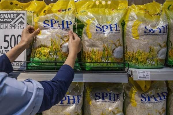 BERAS-SPHP-Ilustrasi-Penyaluran-beras-Stabilisasi-Pasokan-dan-Harga-Pangan-SPHP.jpg