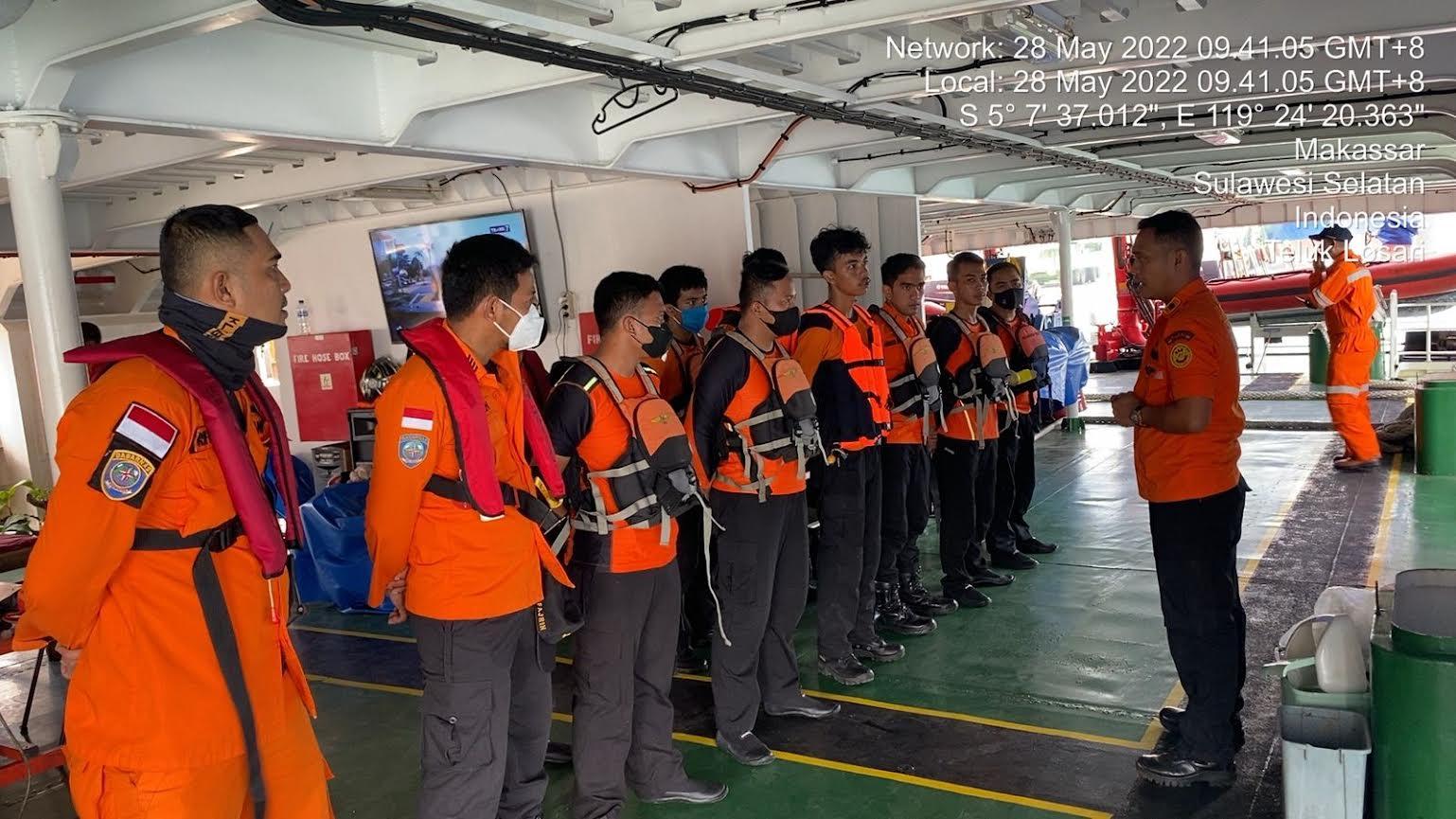 Basarnas-Makassar-kerahkan-tim-resceu-dan-potensi-SAR-cari-KM-Ladang-Perwiti.jpg