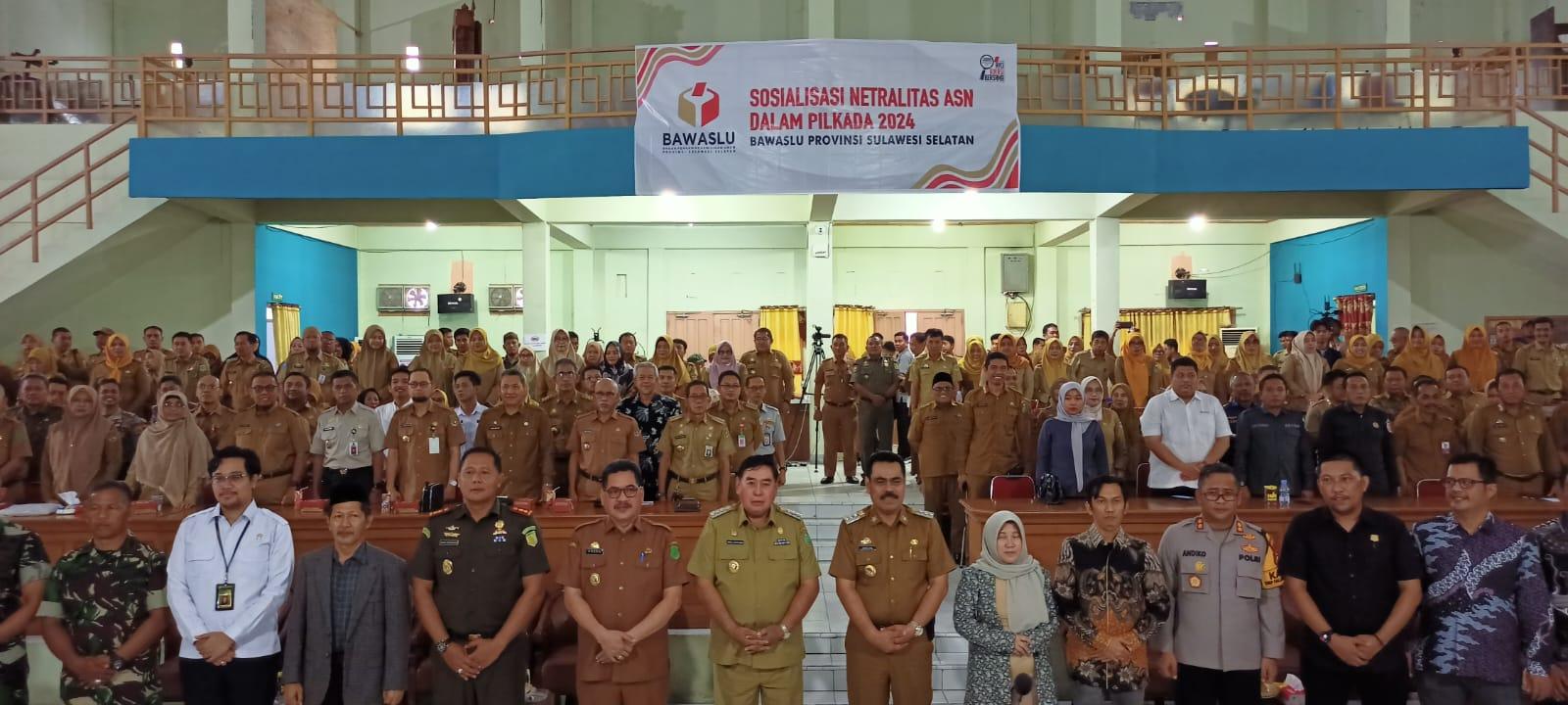 Bawaslu-Sulsel-saat-menggelar-sosialisasi-netralitas-ASN-di-Pinrang-Senin-14102024.jpg