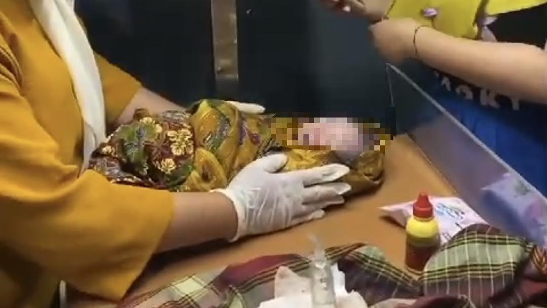 Bayi-perempuan-ditemukam-di-Lingkungan-Tolo-Toa-II-Jeneponto-Sulsel-Minggu-1442024-kk.jpg