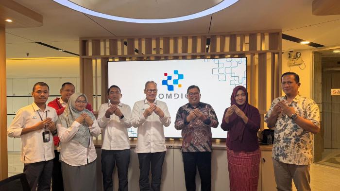 Bupati-Daeng-Manye-audiensi-ke-Komdigi.jpg