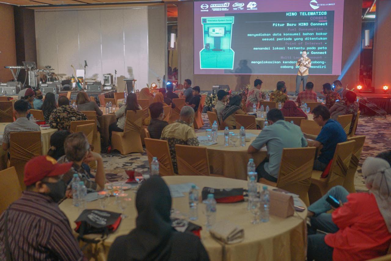 Customer-Gathering-bertajuk-Dutro-Gathering-Hino-Euro4.jpg