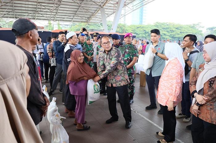 45.904 Warga Makassar Dapat Bantuan Pangan Beras Pemerintah Tahap II