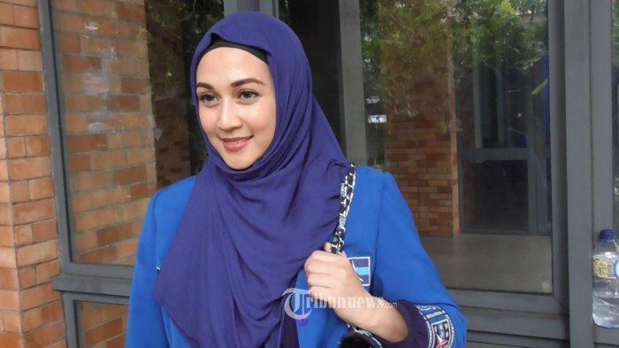 Profil Dina Lorenza 6 Tahun Menjanda Kini Lolos ke Senayan, Pernah Dijodohkan dengan Ariel Noah
