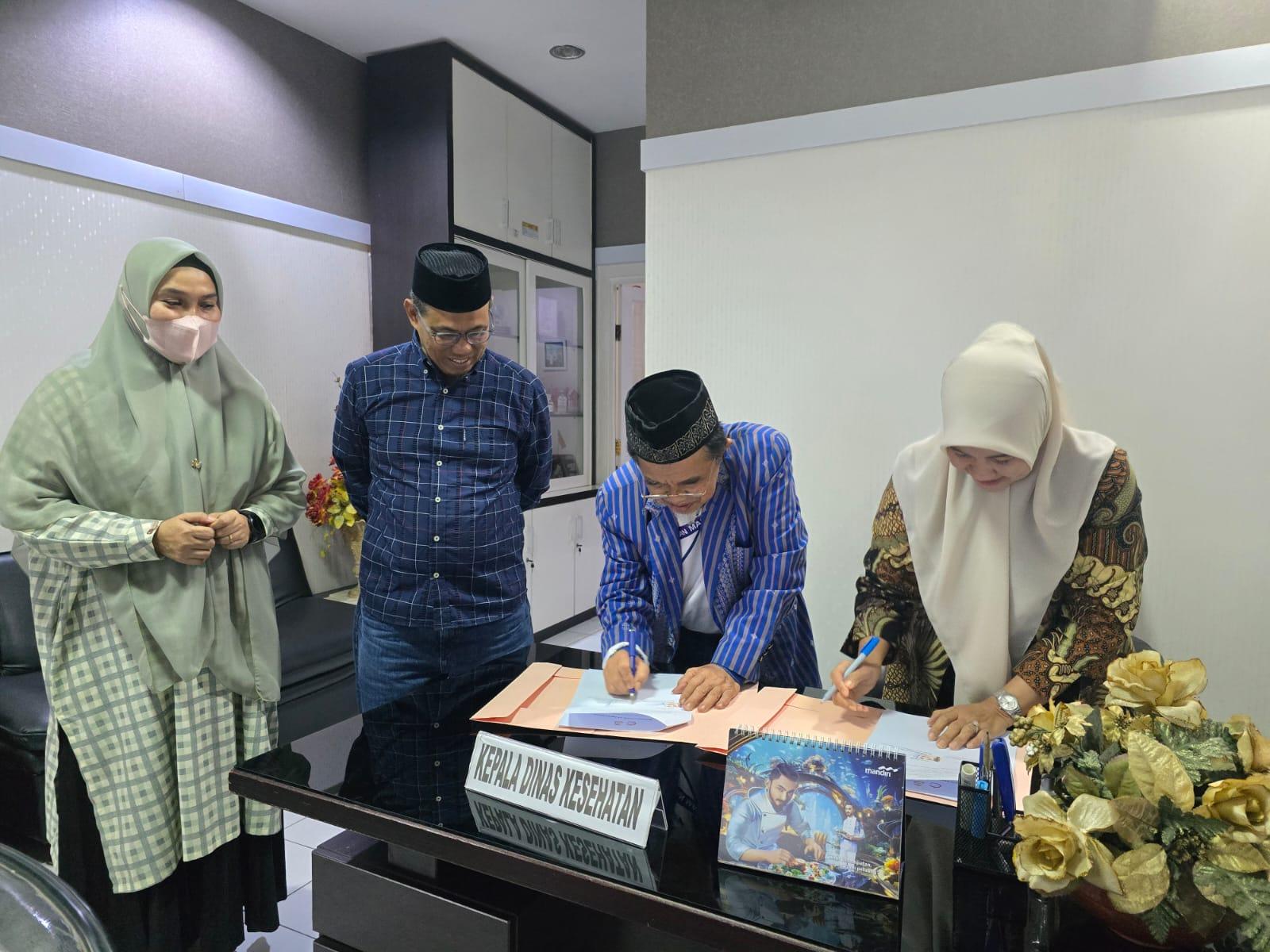 Dinas-Kesehatan-Kota-Makassar-bersama-Hasanyddin-CONTACT-melakukan-perjanjian.jpg